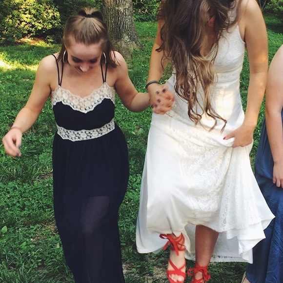 Maxi dress (left) - Picture 2 of 5